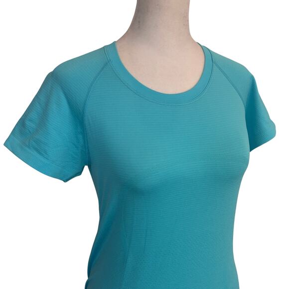 Lululemon Aqua Blue Swiftly Tech Short Sleeve 2.0 Women's Size 6 - Picture 2 of 5